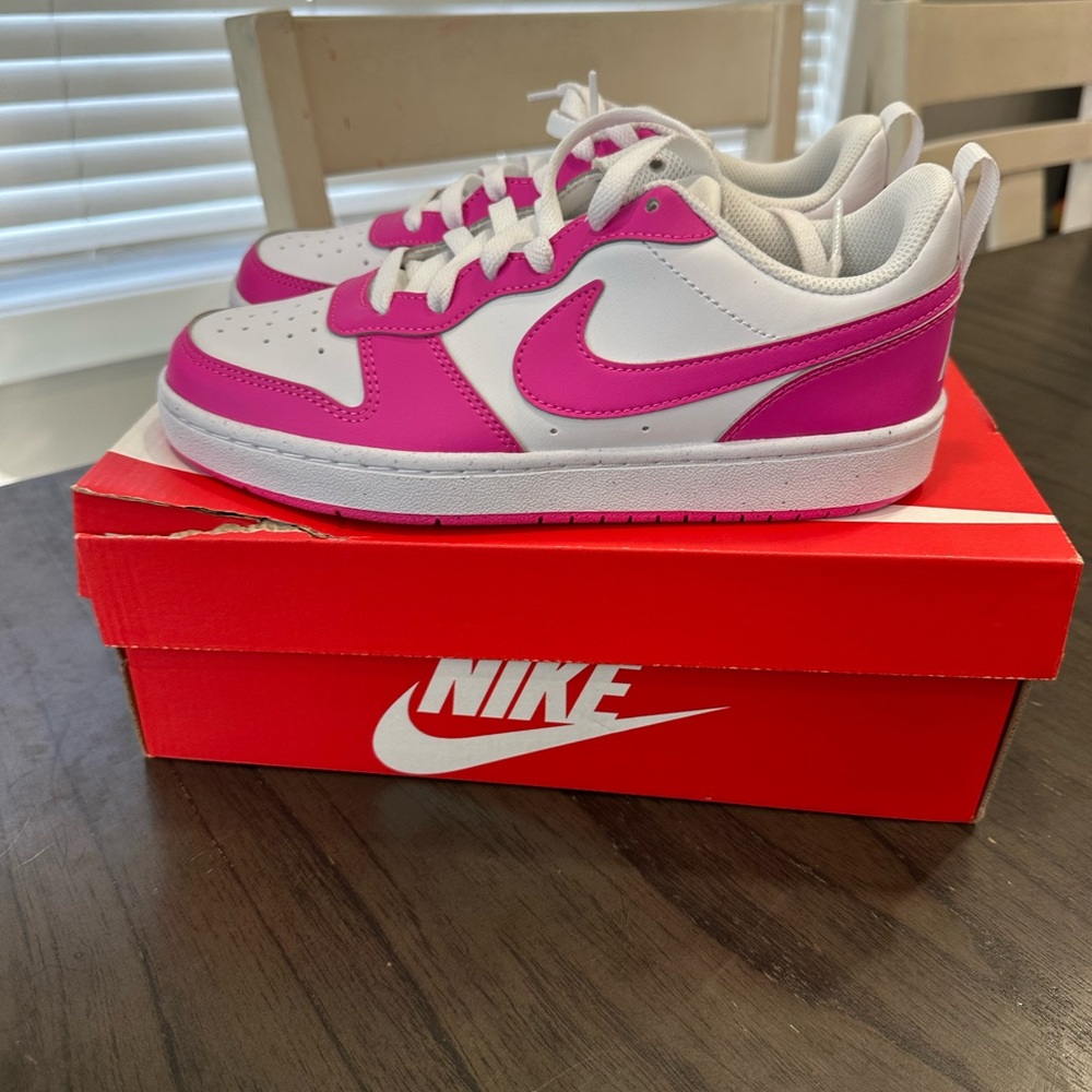 Nike Court Borough Low Recraft Size 5.5y, 7w